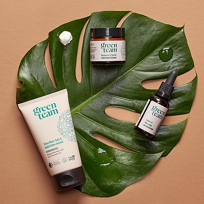 Natürliche Feuchtigkeitspflege und Hautregeneration mit Rosmarin (CELLIGENT®) und Hanföl