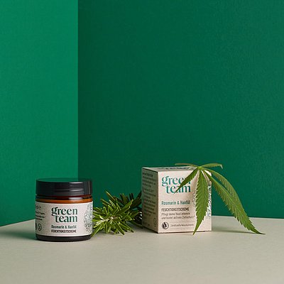 Natürliche Feuchtigkeitspflege und Hautregeneration mit Rosmarin (CELLIGENT®) und Hanföl