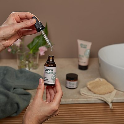 Feuchtigkeitsserum für mehr Hautelastizität mit Lupine & Mikroalge (CELLACTIVE®)