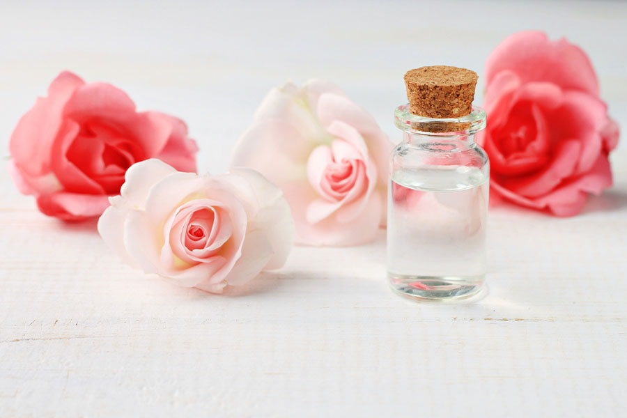 Rosenwasser in der Naturkosmetik
