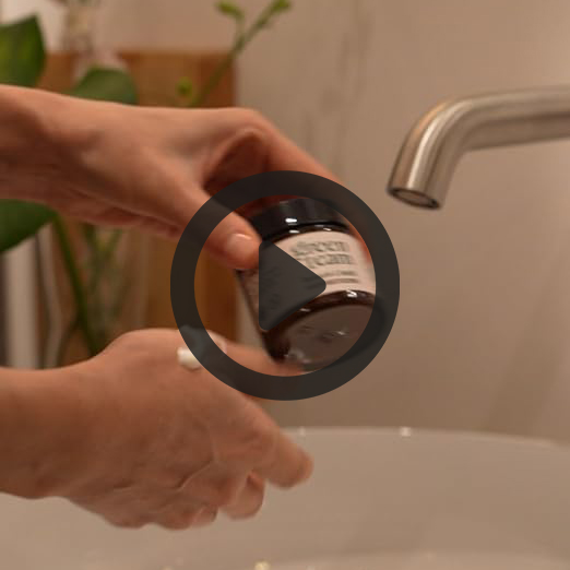 Natürliche Feuchtigkeitspflege und Hautregeneration mit Rosmarin (CELLIGENT®) und Hanföl